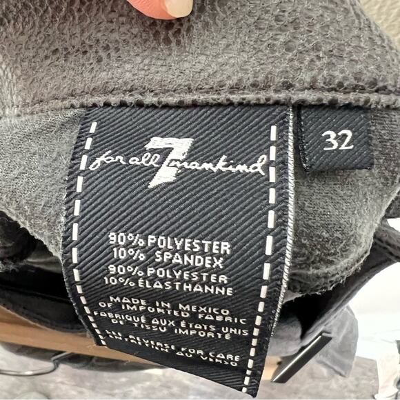 7 for all mankind dark gray faux leather reptile print skinny jeans size 32 B91 - Picture 3 of 4